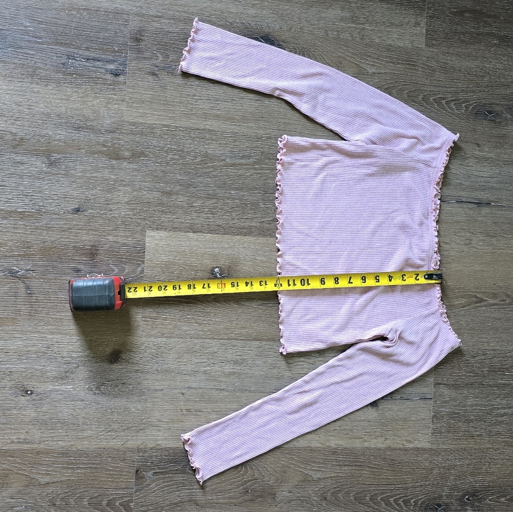Light Pink Off-Shoulder Ruffle Crop Top - Picture 4 of 6